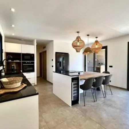 Semesterbostad Casa Di Macchjerolu - 8 Pers *