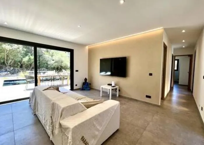 בית נופש Casa Di Macchjerolu - 8 Pers סוטה